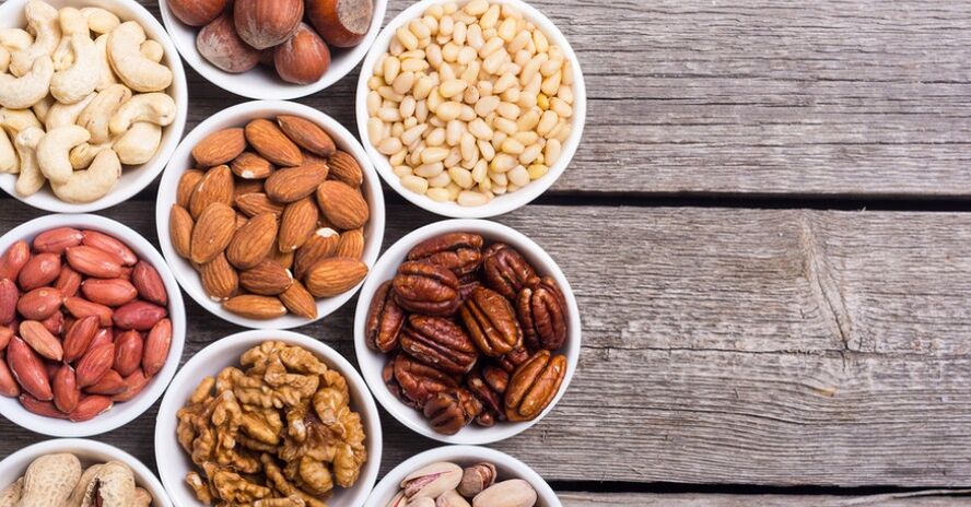 Ořechy jsou prospěšnou složkou stravy pro zdraví mužů. 